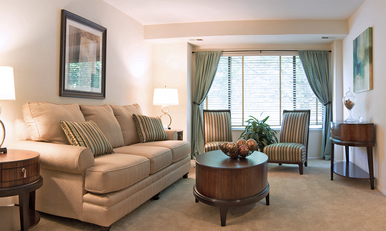 Classic Living Room at Reflection Knoll at 5 Corners, Timonium